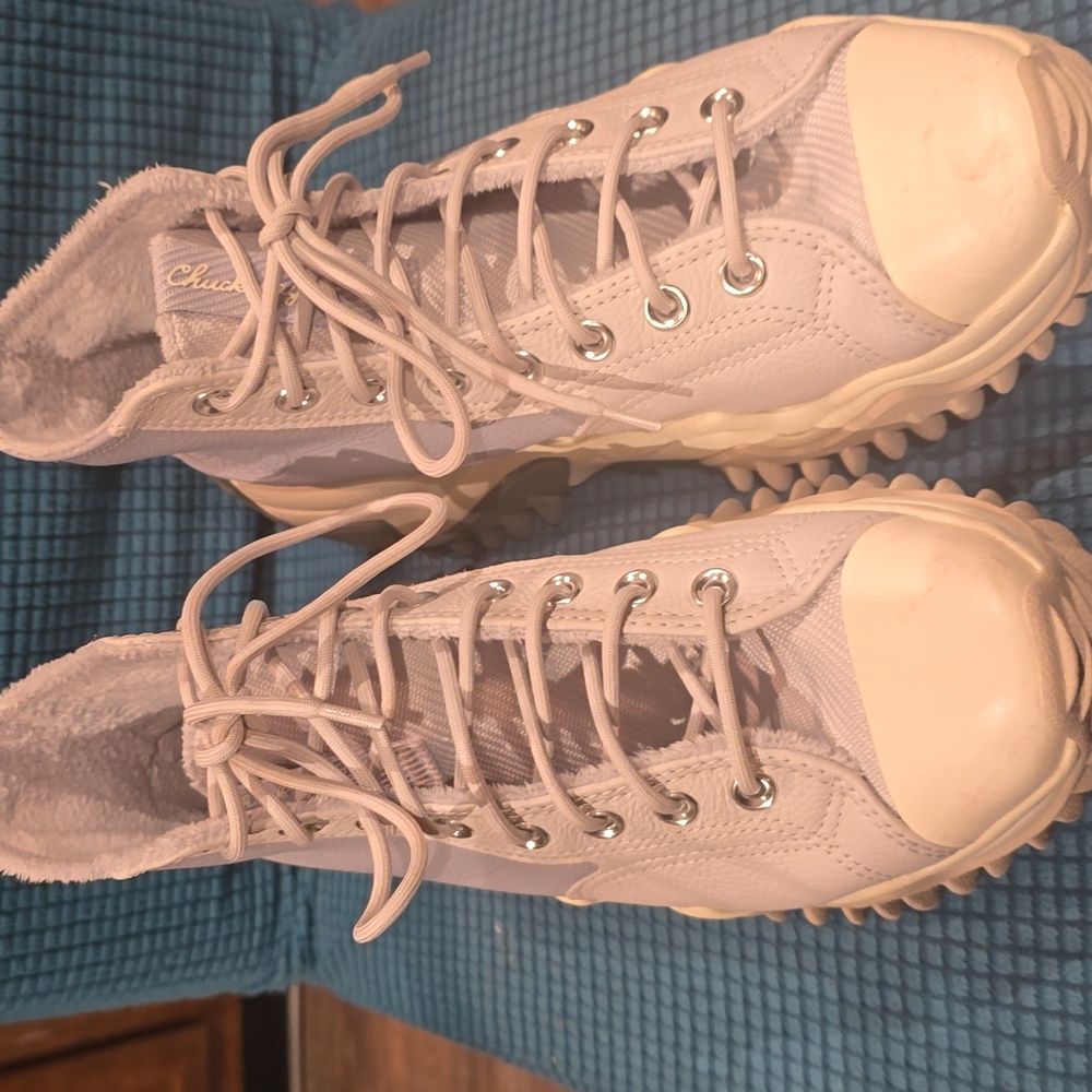 Converse Run Star Hike Hi sneakers light blue with baby blue size 8.5